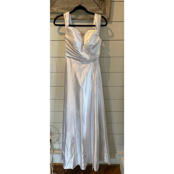Unbranded Dresses & Skirts - NWT White Corset Back Maxi Satin Sweetheart Wedding Dress, sz 4